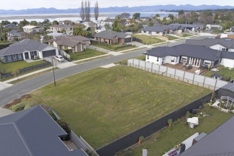 Photo of property in 4 Puketutu Grove, Motueka, 7120