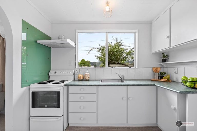 Photo of property in 38b Palmer Crescent, Silverstream, Upper Hutt, 5019