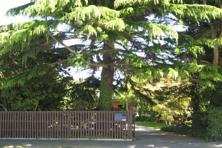 Photo of property in 191 Memorial Avenue, Burnside, Christchurch, 8053