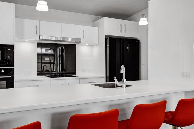 Photo of property in 70a Argyle Street, Hawera, 4610