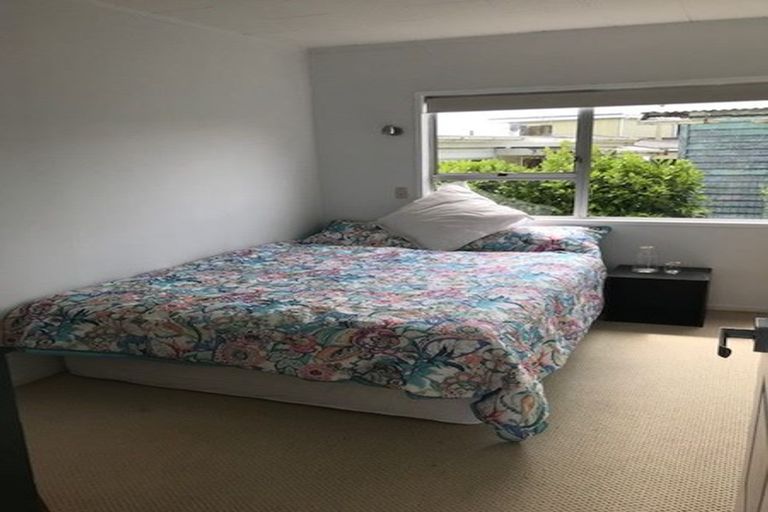 Photo of property in 69 Kiwi Esplanade, Mangere Bridge, Auckland, 2022