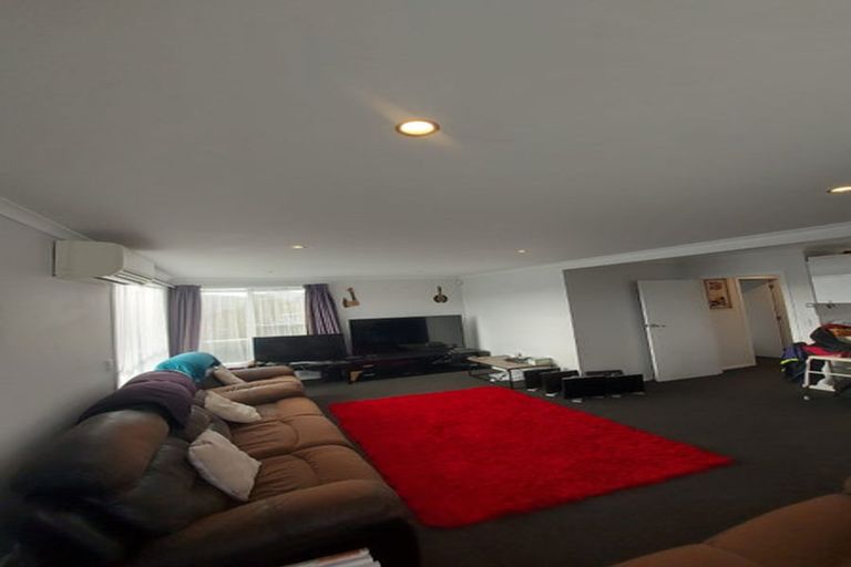 Photo of property in 5 Chew Place, Ranui, Porirua, 5024
