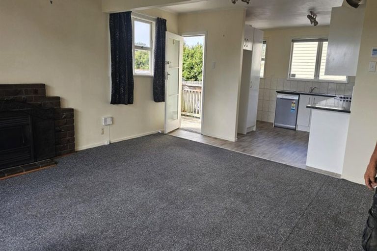 Photo of property in 4 Ranui Avenue, Ranui, Auckland, 0612