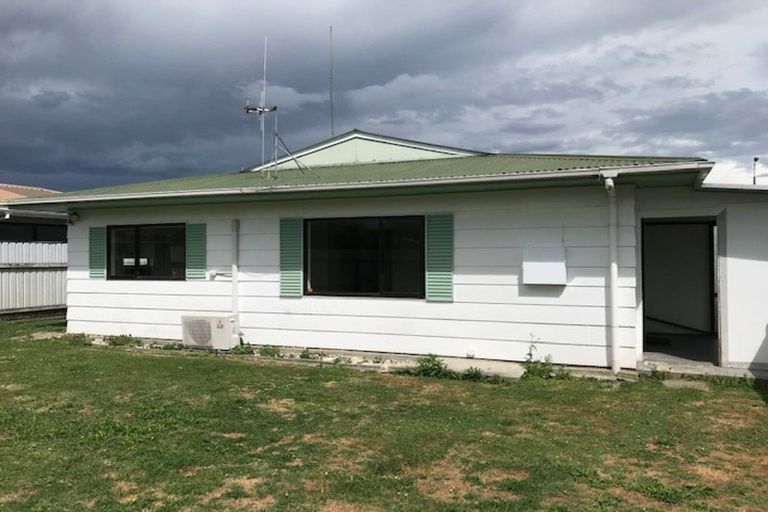 Photo of property in 42 Monckton Street, Feilding, 4702