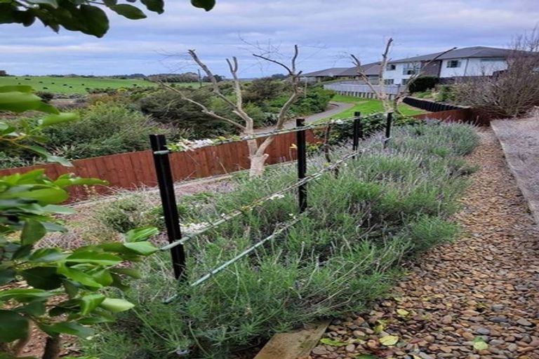 Photo of property in 28 Helenslee Road, Pokeno, 2402