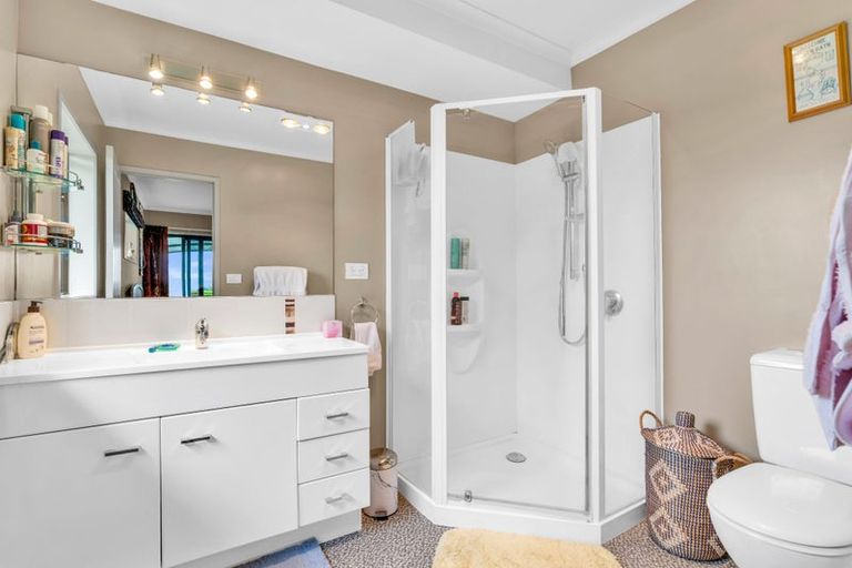 Photo of property in 325a Awai Road, Tarurutangi, New Plymouth, 4372