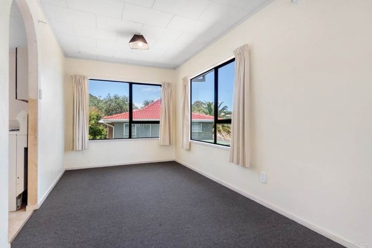 Photo of property in 139 Moire Road, West Harbour, Auckland, 0618