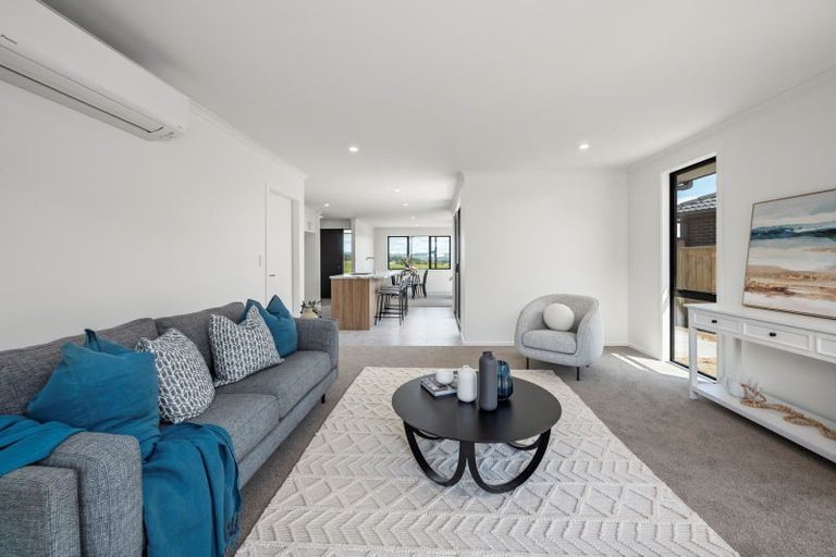 Photo of property in 44 Kohekohe Drive, Owhata, Rotorua, 3010