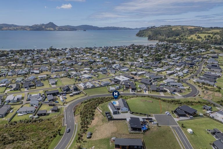 Photo of property in 5 Joyce Harsant Place, Cooks Beach, 3591