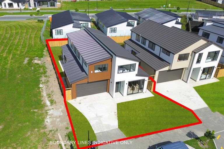 Photo of property in 13 Korowhiti Road, Clarks Beach, 2122