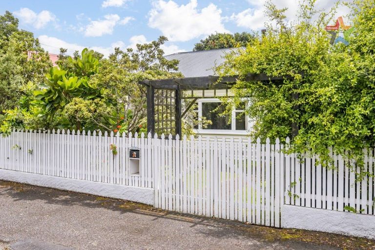 Photo of property in 2 Puriri Street, Eastbourne, Lower Hutt, 5013