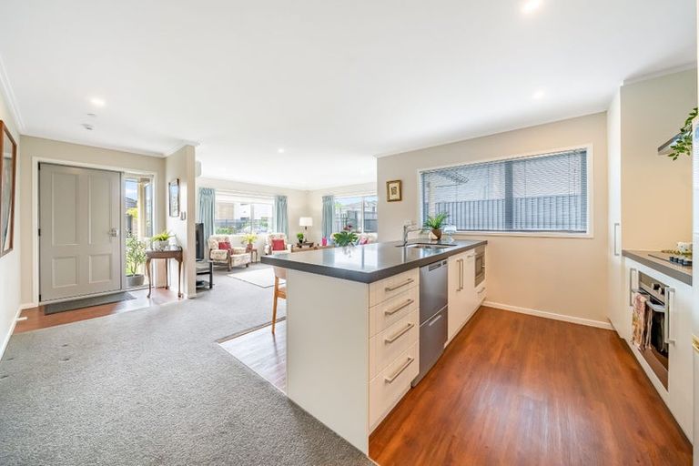 Photo of property in 15 Chalfont Road, Silverstream, Upper Hutt, 5019