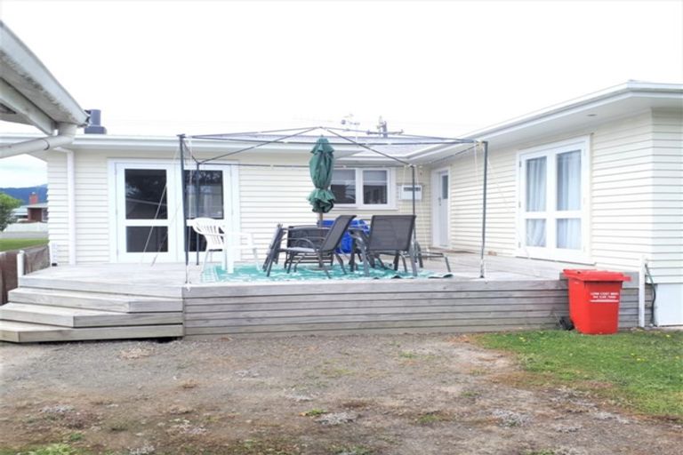 Photo of property in 13 Bartholomew Road, Levin, 5510