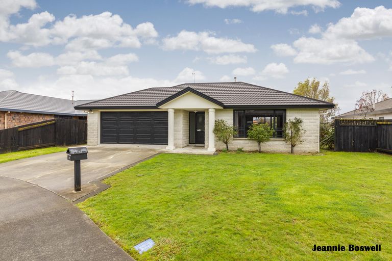 Photo of property in 20 Aspen Way, Kelvin Grove, Palmerston North, 4414