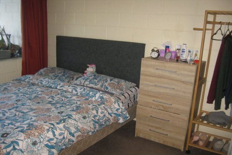 Photo of property in 2/219 Grant Road, Thorndon, Wellington, 6011