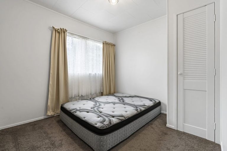 Photo of property in 126 Spinella Drive, Bayview, Auckland, 0629