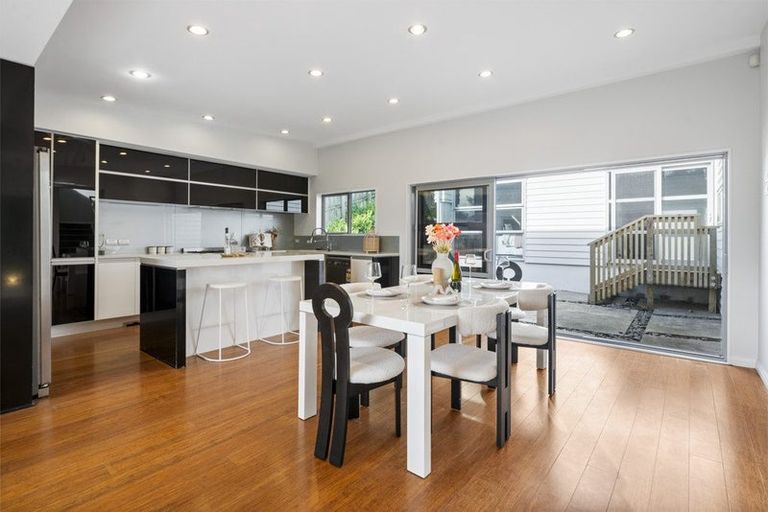 Photo of property in 10 Bayside Drive, Browns Bay, Auckland, 0630