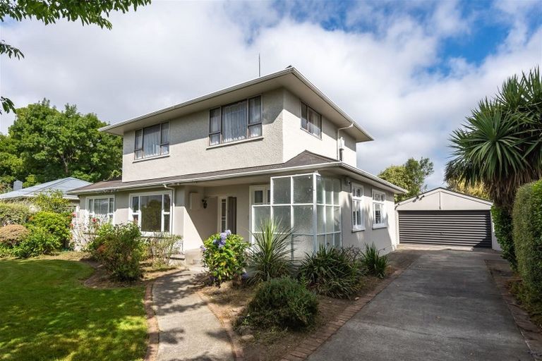 Photo of property in 126 Jeffreys Road, Strowan, Christchurch, 8052