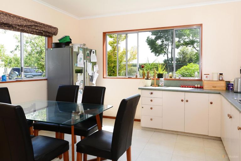 Photo of property in 66 Timaru Road, Waimate, 7924