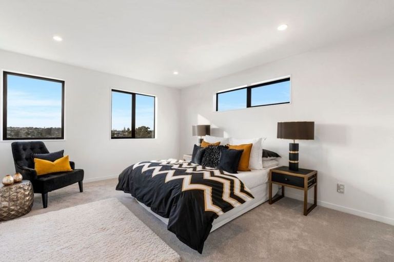 Photo of property in 31c Weatherly Road, Torbay, Auckland, 0630