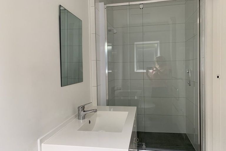 Photo of property in 28 John Dee Crescent, Red Beach, 0932