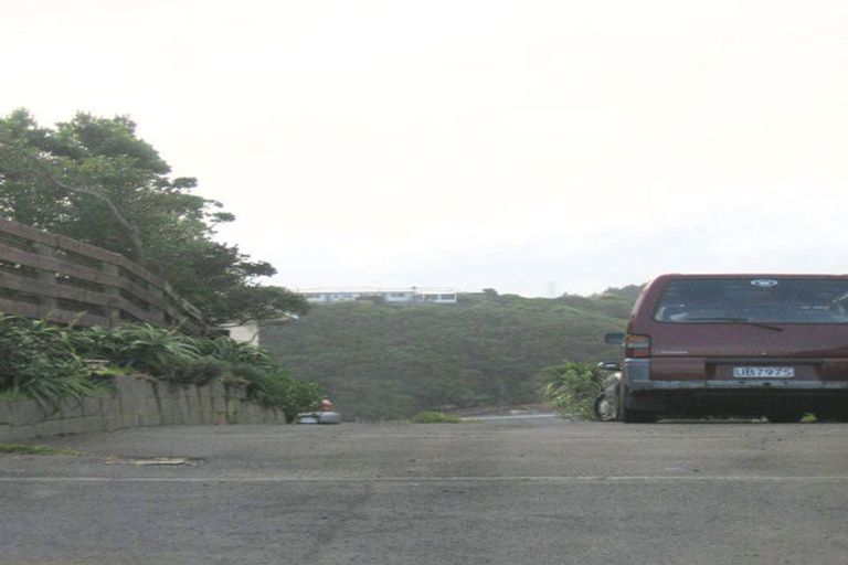 Photo of property in 19 Sunhaven Drive, Newlands, Wellington, 6037