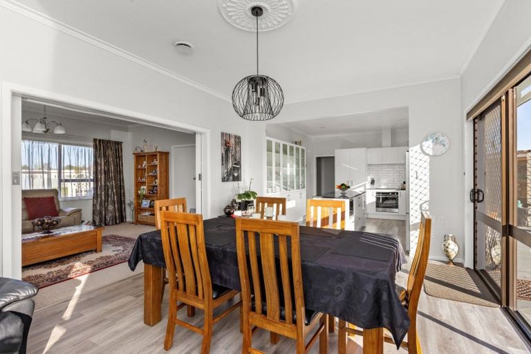 Photo of property in 233 Kennedy Road, Onekawa, Napier, 4110