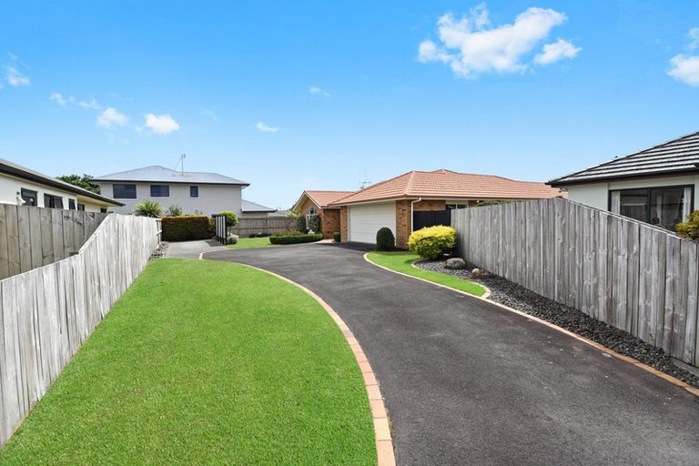 Photo of property in 14 Buckingham Place, Rototuna North, Hamilton, 3210