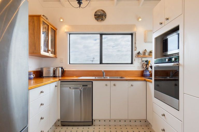 Photo of property in 117a Winara Avenue, Waikanae, 5036