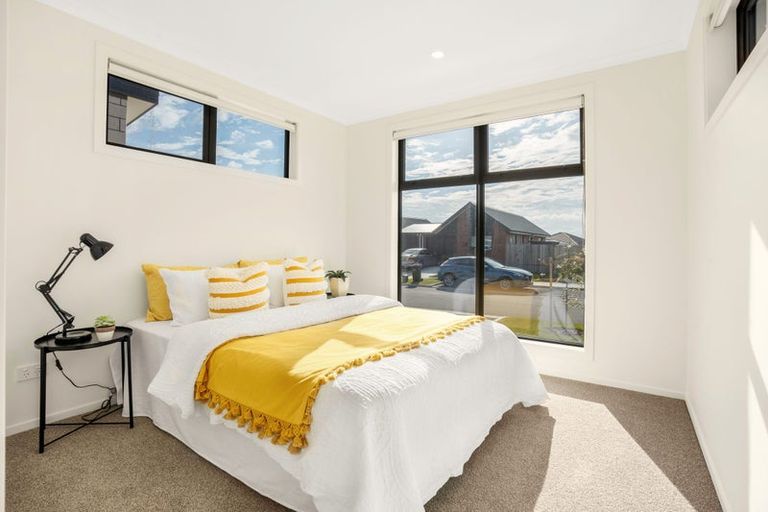 Photo of property in 25 Waruhia Crescent, Rototuna North, 3281