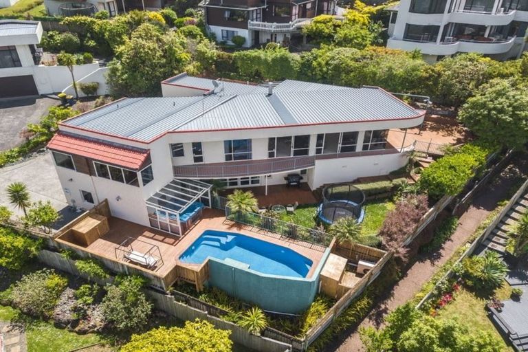 Photo of property in 10 Bragato Place, Chatswood, Auckland, 0626