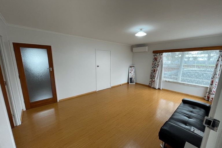 Photo of property in 1/3 Chartwell Avenue, Glenfield, Auckland, 0629