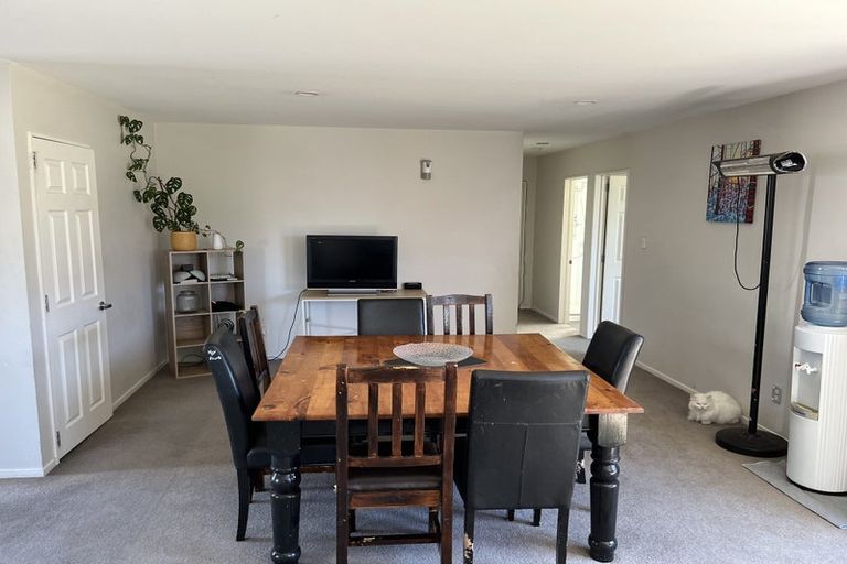 Photo of property in 18 Nicholas Gibbons Drive, Clendon Park, Auckland, 2103