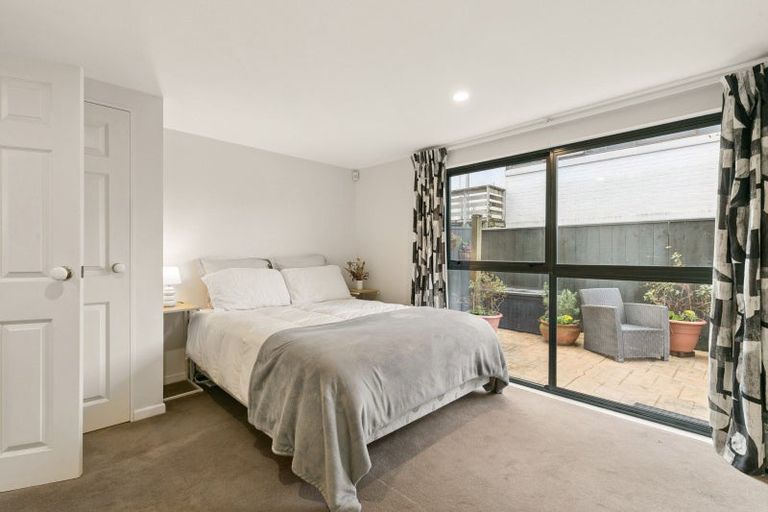 Photo of property in 16j Hobson Street, Thorndon, Wellington, 6011