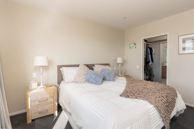 Photo of property in 3b Isobel Street, Acacia Bay, Taupo, 3330