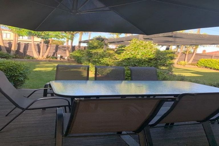 Photo of property in 2/28 Bleakhouse Road, Howick, Auckland, 2014