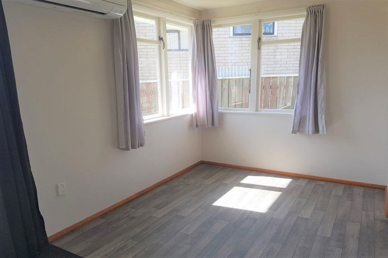 Photo of property in 35 Cornwall Crescent, Cannons Creek, Porirua, 5024