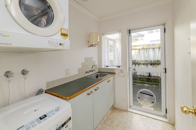 Photo of property in 32 Easton Way, Levin, 5510