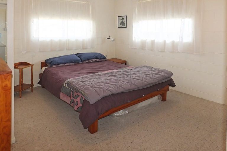 Photo of property in 31 Nash Parade, Foxton Beach, Foxton, 4815