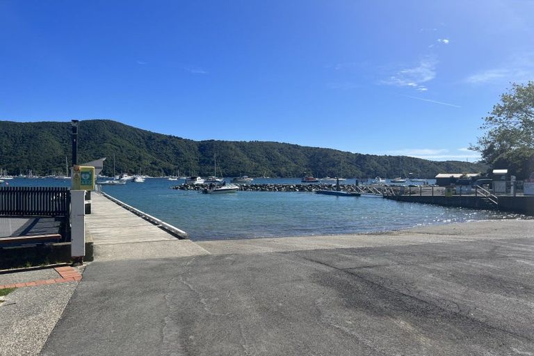 Photo of property in 16 Arthur Crescent, Waikawa, Picton, 7220