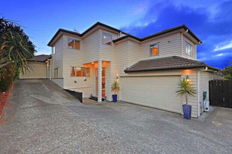 Photo of property in 13 Ballyward Close, East Tamaki, Auckland, 2013