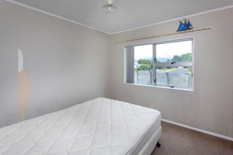 Photo of property in 318 Linton Crescent, Whangamata, 3620
