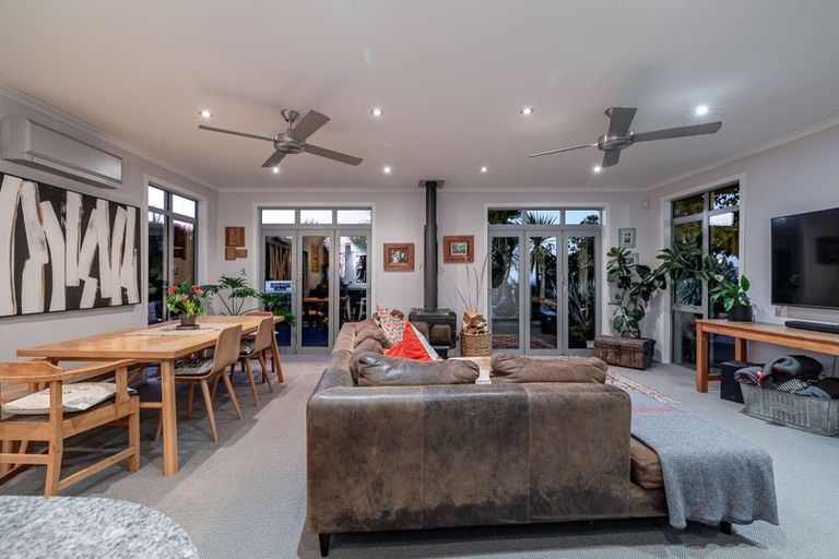 Photo of property in 191 Ngahere Park Road, Turitea, Palmerston North, 4472