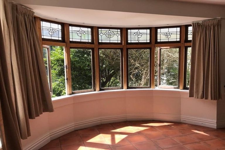 Photo of property in 56 Kelburn Parade, Kelburn, Wellington, 6012