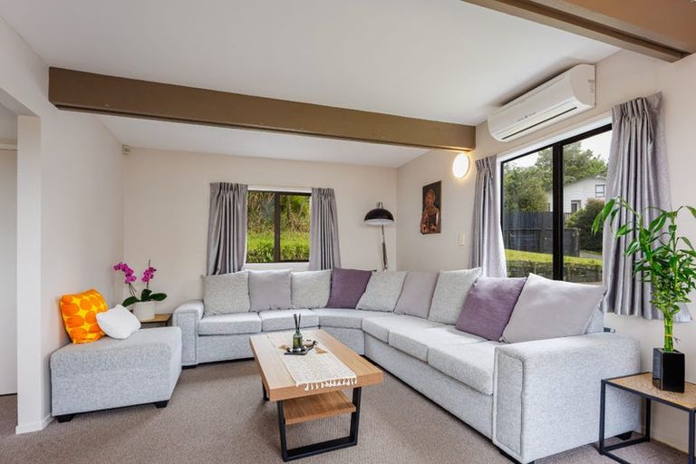 Photo of property in 2/70 Ayton Drive, Totara Vale, Auckland, 0629