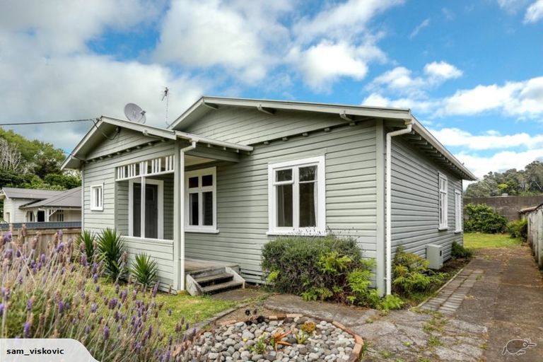 Photo of property in 14 Pukenui Street, Strandon, New Plymouth, 4312