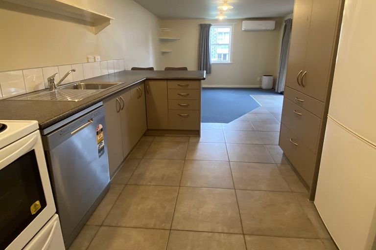 Photo of property in 60 Austin Street, Mount Victoria, Wellington, 6011