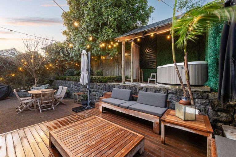 Photo of property in 19a Riddell Road, Glendowie, Auckland, 1071