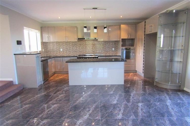 Photo of property in 1 Ballymore Drive, Pinehill, Auckland, 0632