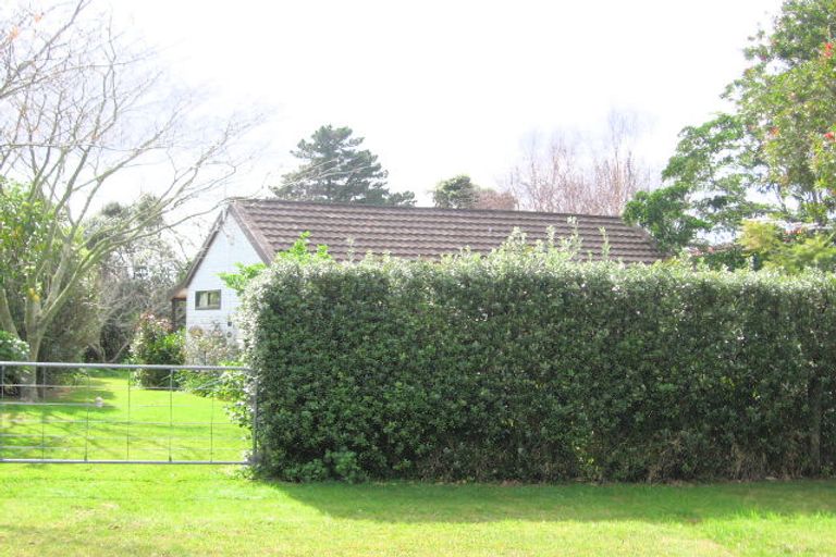 Photo of property in 23 Dawn Avenue, Hahei, Whitianga, 3591